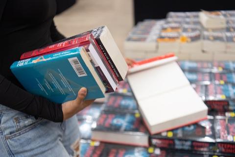 Browsing a book fair